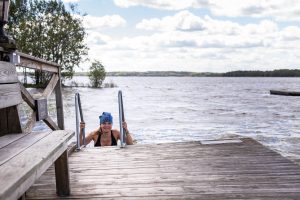 Bad i sjön Skedviken